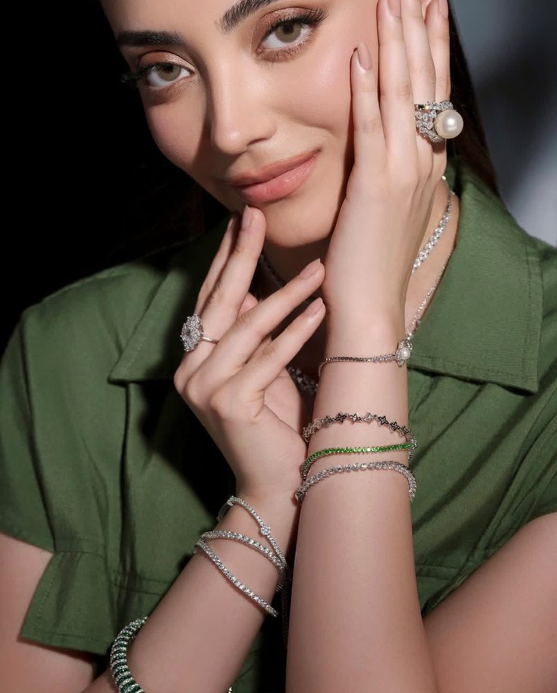 Jewelix jewellery on model